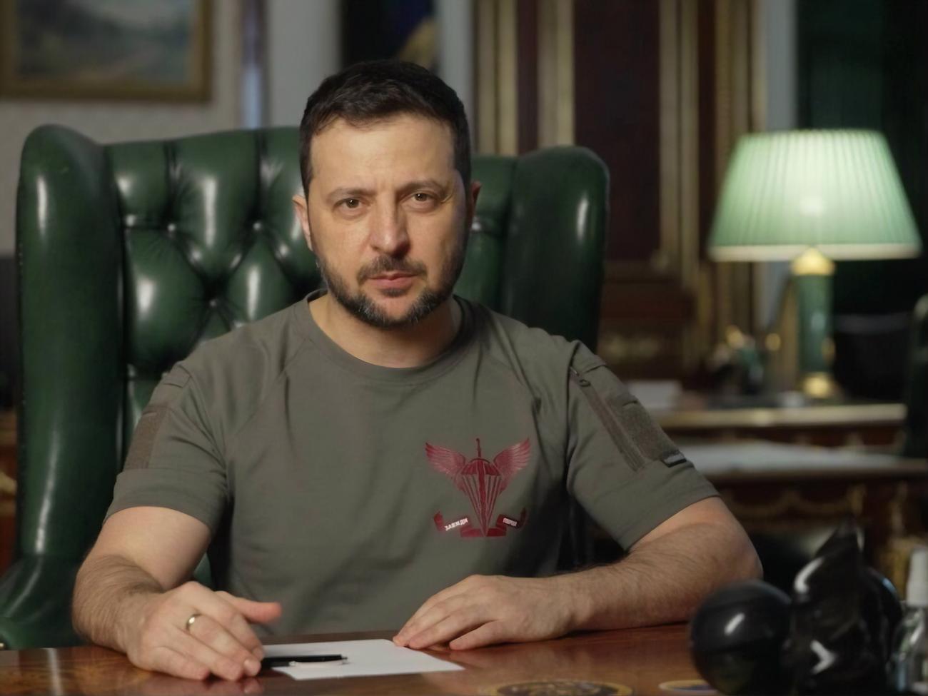 21 ноября украинским энергетикам пришлось применить не только стабилизационные отключения электричества, но и внеплановые, отметил Зеленский