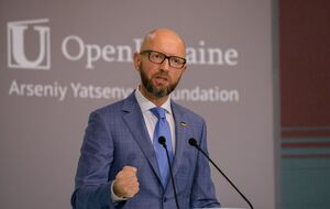 Яценюк: У нас є можливості, щоб виготовляти власні ракети середньої і малої дальності