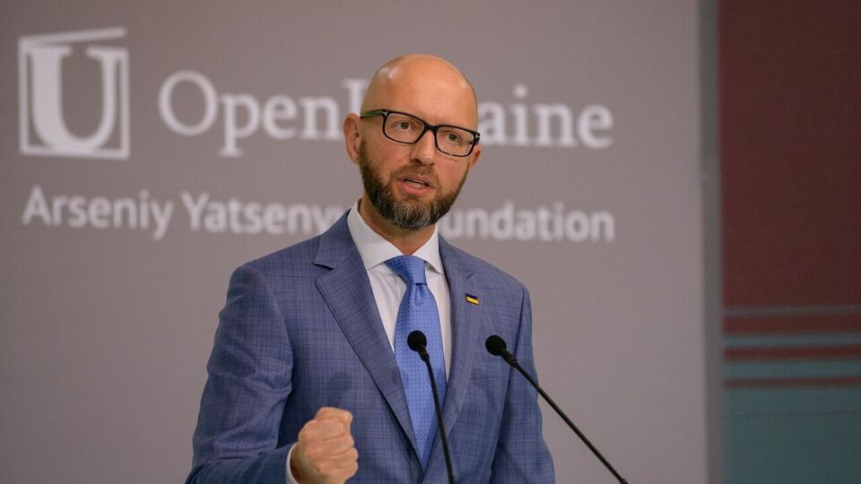 Яценюк: У нас є можливості, щоб виготовляти власні ракети середньої і малої дальності