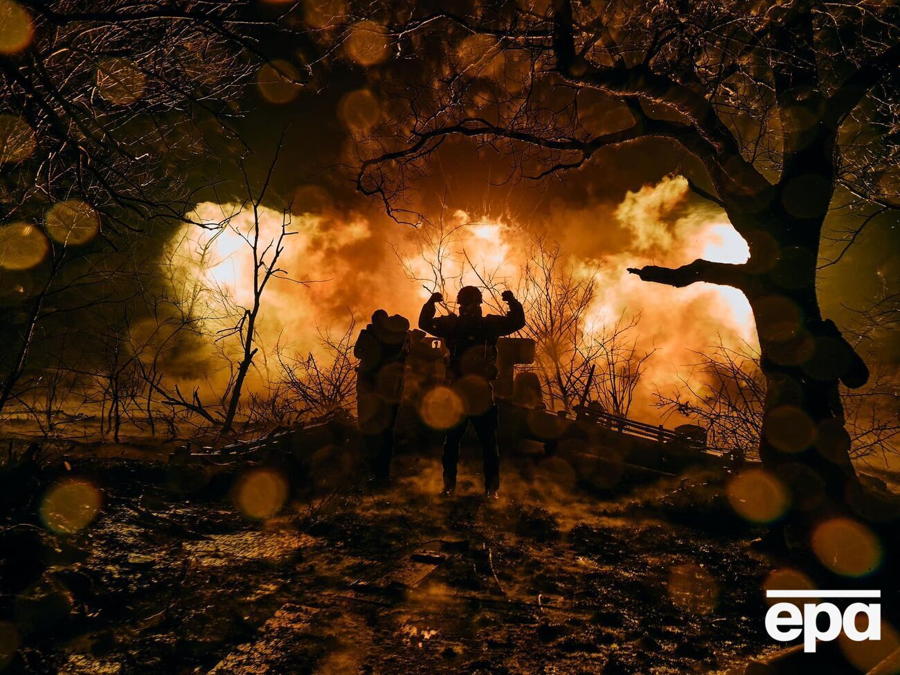 Українські військові протистоять атакам російських окупантів