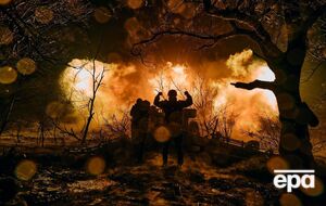 Украинские военные противостоят атакам российских оккупантов