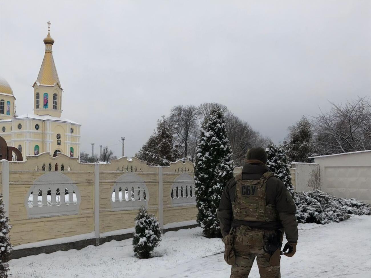 СБУ прийшла з перевіркою до монастирів у Рівненській області