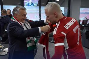 Орбан надів шарф із мапою "Великої Угорщини"