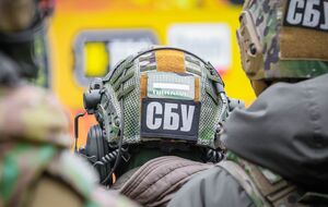 СБУ задержала мужчину, который собирал "голоса" в многоэтажках в одном из микрорайонов Херсона