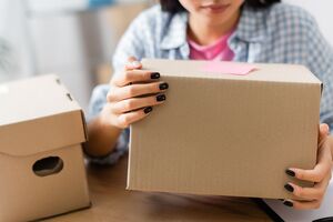 До Херсона, зокрема, приїхали 1500 продуктових наборів і дитяче харчування