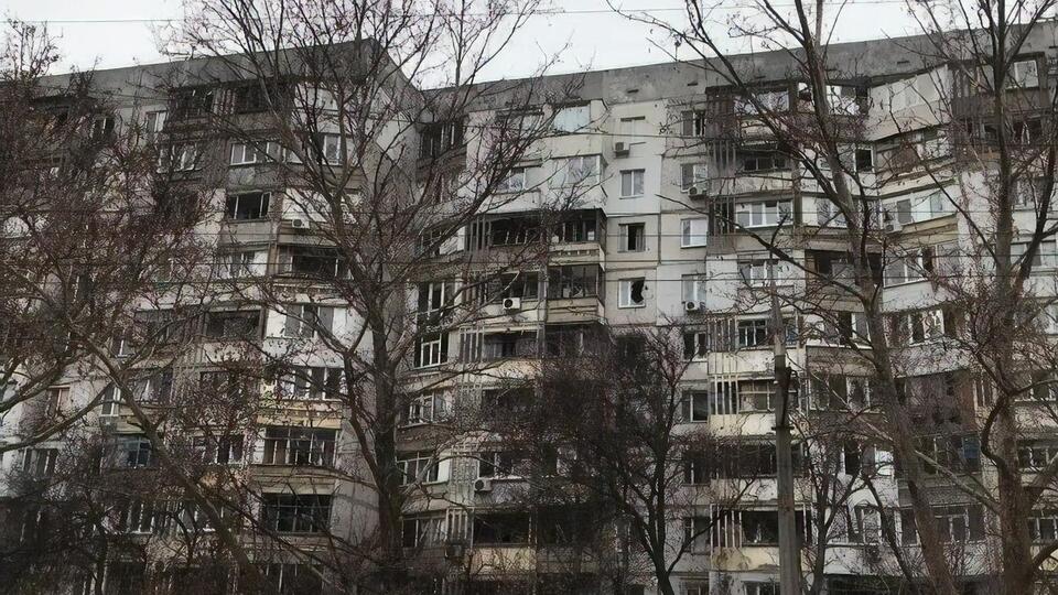 В результате российских обстрелов в Херсоне повреждены жилые дома