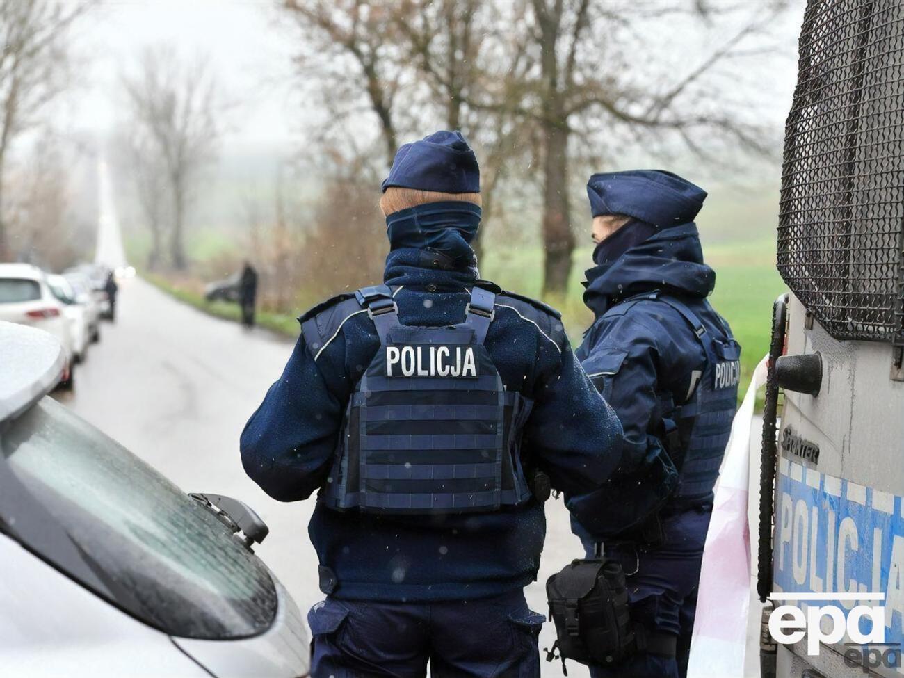 Полиция у места падения ракеты в Польше