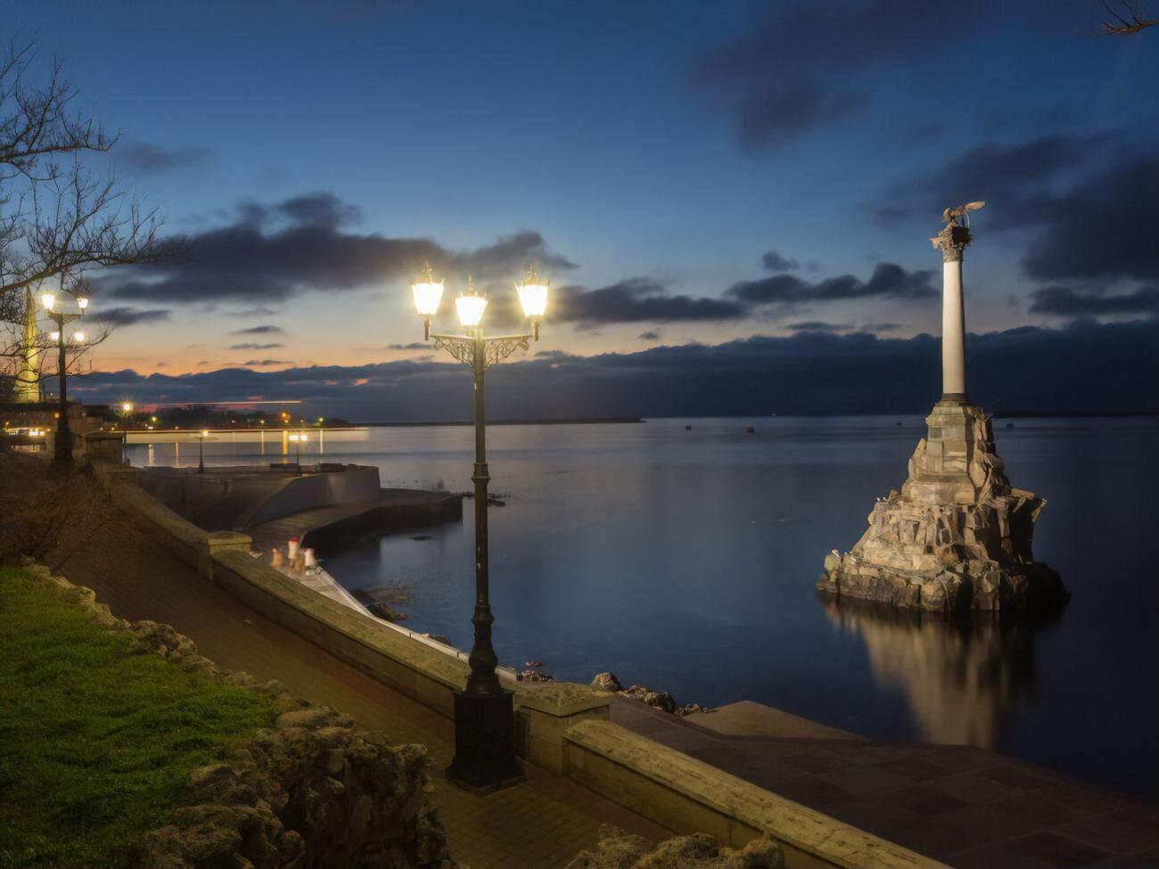 В Севастополе вечером 22 ноября раздались взрывы