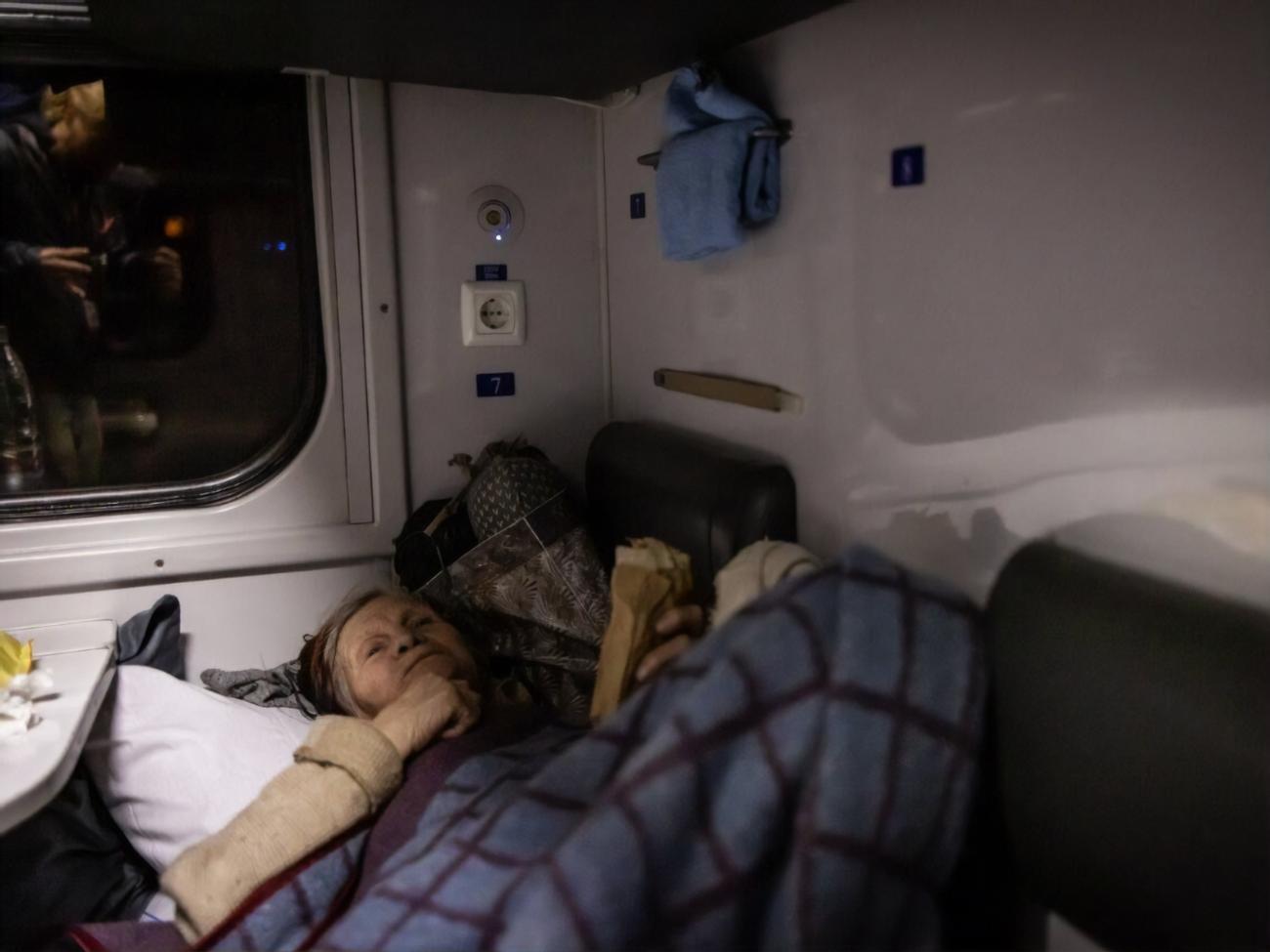 Залізничники показали перших пасажирів поїзда з Херсона до Києва