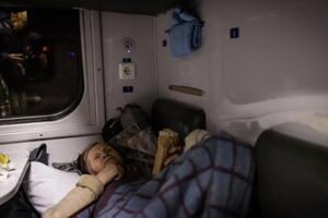 Залізничники показали перших пасажирів поїзда з Херсона до Києва