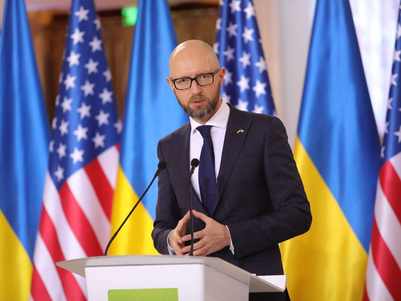 Яценюк висловив упевненість у правильності рішень військового командування України