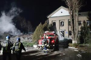Россияне обстреляли родильное отделение больницы в Вольнянске этой ночью, там продолжается разбор завалов