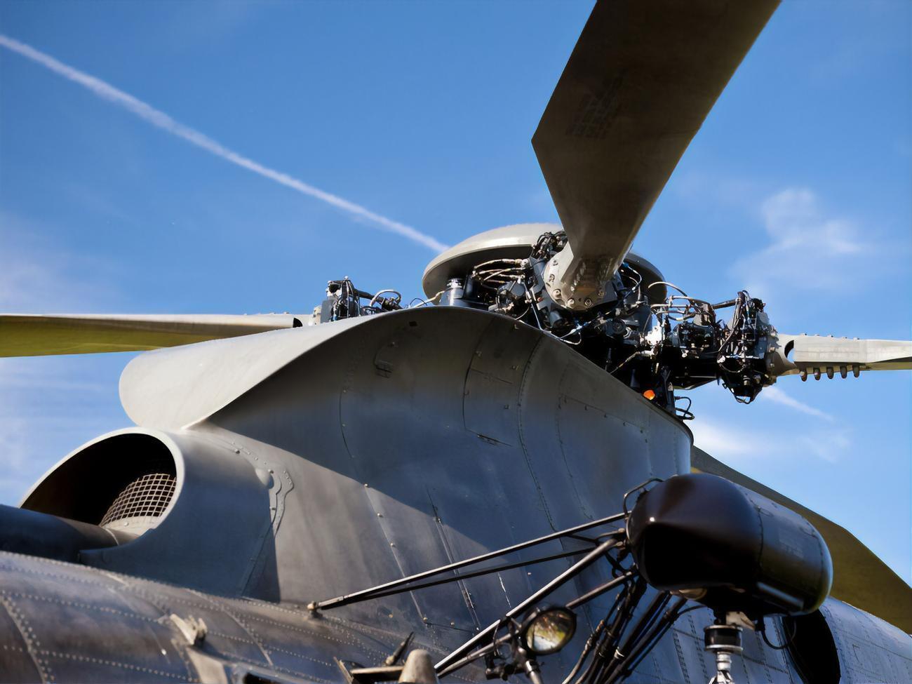 По данным СМИ, первый из трех вертолетов уже в Украине