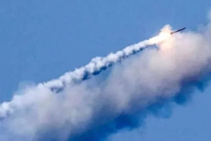 Украина подверглась очередной массированной ракетной атаке оккупантов, объявлена воздушная тревога