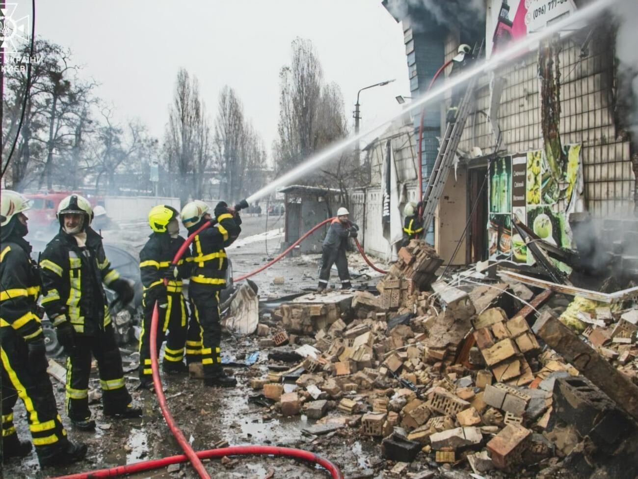 Дев'ять ракет російських окупантів долетіли до Києва і спричинили руйнування