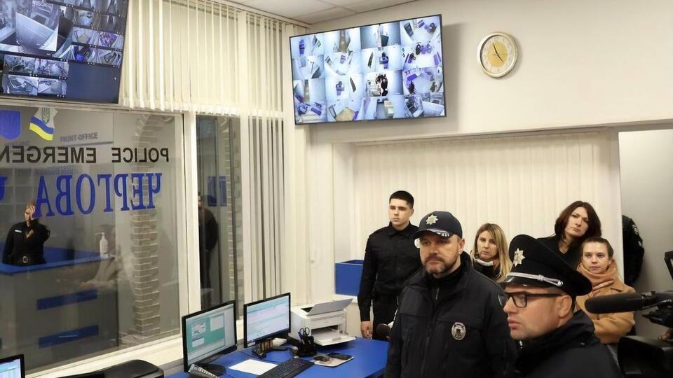 Все подразделения полиции готовы принимать граждан, отметил Клименко