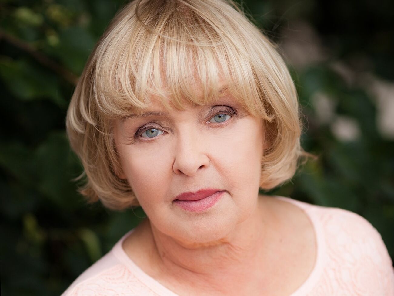 Роговцева: В Киеве темно. Слово Леси говорит