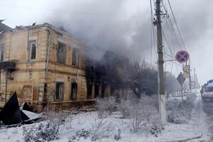 В Купянске обстрелы повредили медучреждение и жилые дома