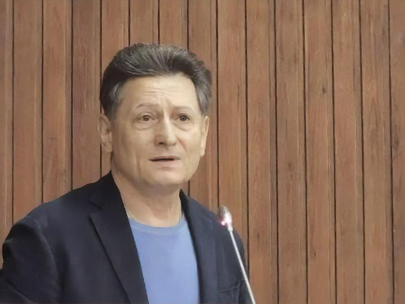 Депутат не вказав у декларації двох автомобілів та доходу цивільної дружини