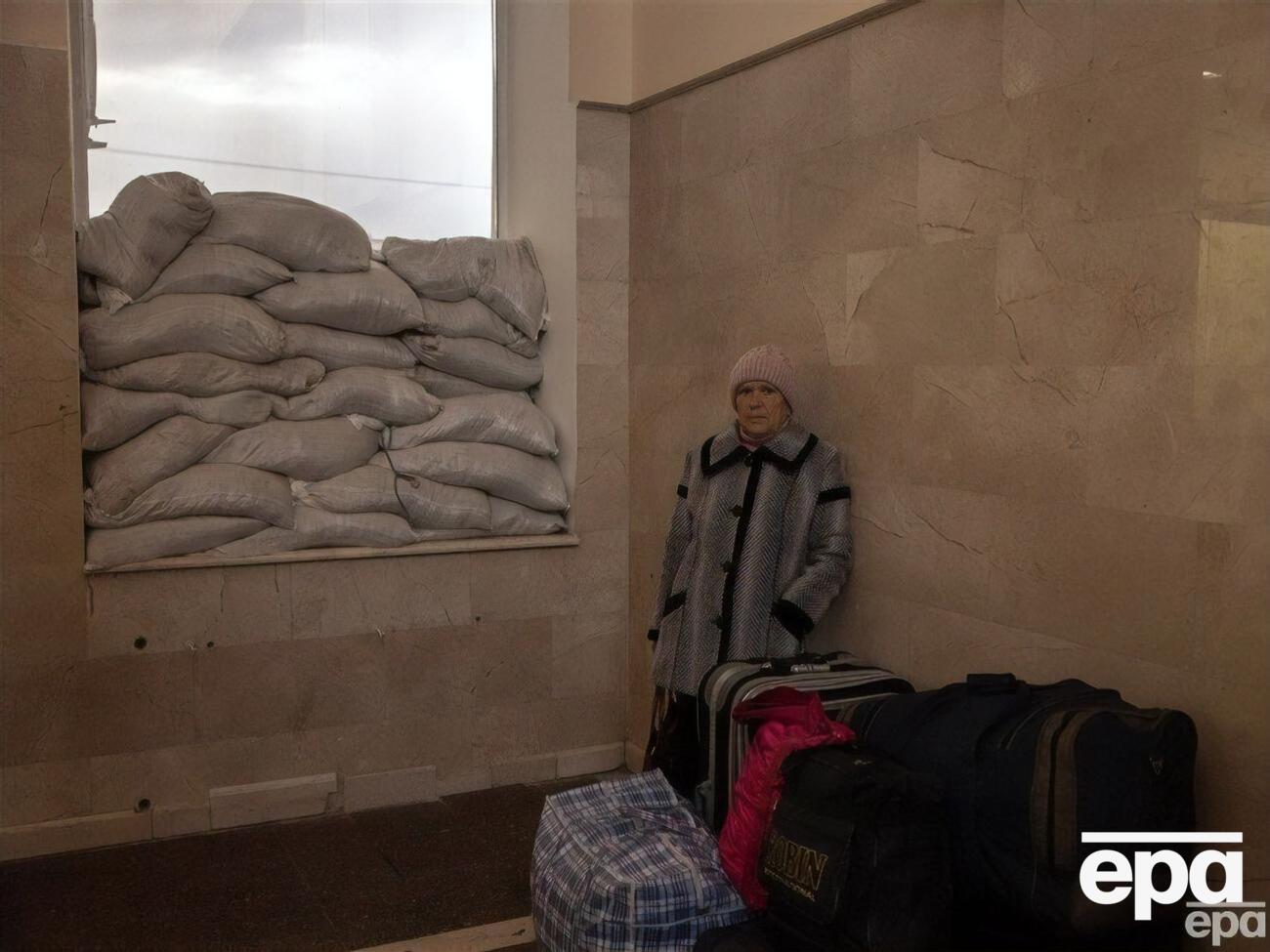 При выезде за границу украинцы не могут оттуда стать на учет