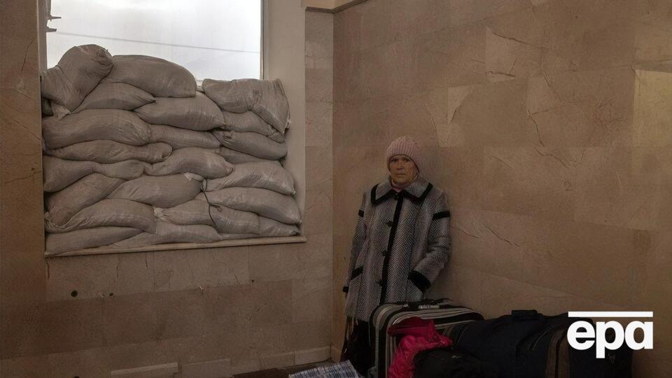 При выезде за границу украинцы не могут оттуда стать на учет