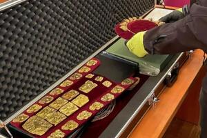 Антикваріат планували вивезти за кордон