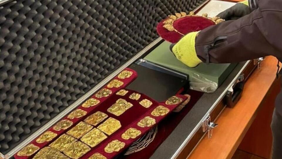 Антиквариат планировали вывезти за границу