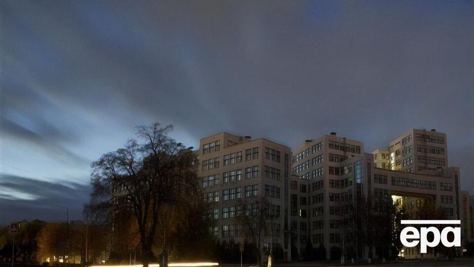 По всей Украине начали вводить аварийные отключения