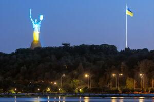 Прапор вирішили вберегти від негоди