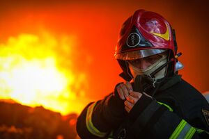 Через обстріли окупантами Херсона загорілася багатоповерхівка, зазначав Янушевич