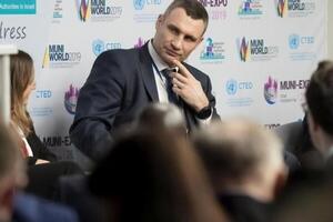 Кличко пообіцяв киянам електроенергію по черзі на три години