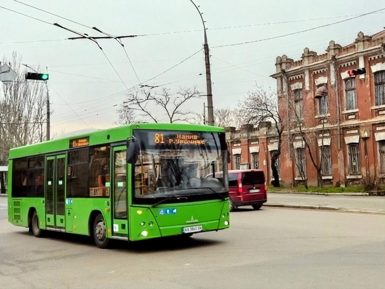 На міські маршрути вийшло 22 автобуси КП "Миколаївпастранс", повідомив Сєнкевич