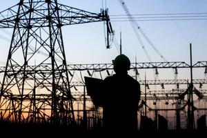 За наступних російських ракетних атак блекаут може тривати від 12 годин до 7 днів – такі варіанти прораховує українська влада, за даними "Forbes Україна"