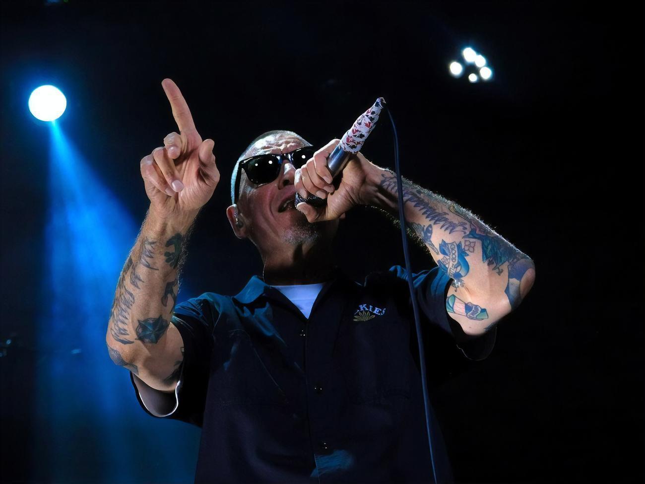 Перевод композиции, написанной Михалком, с русского на украинский язык сделал Жадан