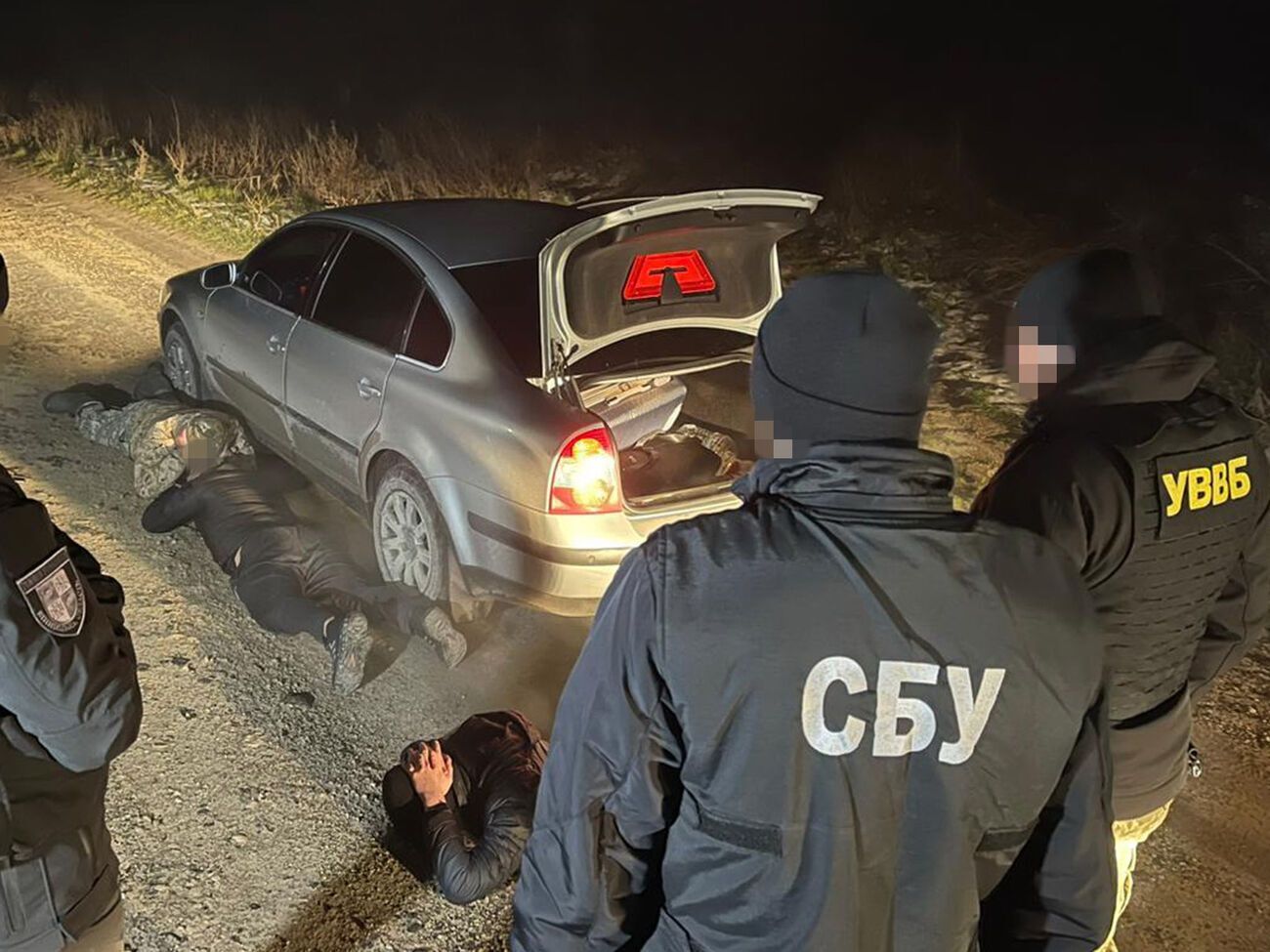 За інформацією СБУ, маршрути втечі ухилянтів пролягали поза контрольно-пропускні пункти державного кордону