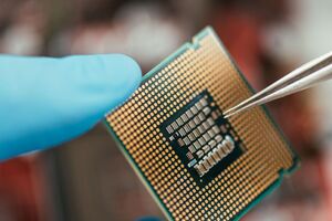 Без чипів із підтримкою ГЛОНАСС іноземного виробництва росіянам доведеться з нуля будувати власну мікроелектроніку, вважають у ГУР