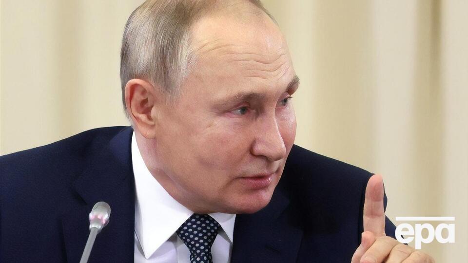 Путін заявив, що РФ спочатку нібито "сподівалася", що Луганськ і Донецьк зможуть "возз'єднатися" з Україною, а потім "воз'єднала" їх із собою