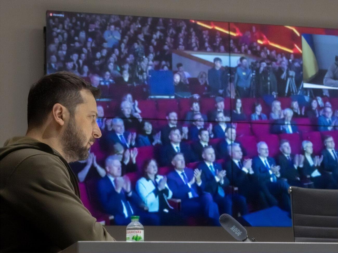 Зеленский призвал Европу полностью избавиться от энергетической зависимости от РФ