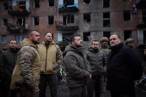 Зеленський оглянув будинок, пошкоджений внаслідок обстрілу РФ