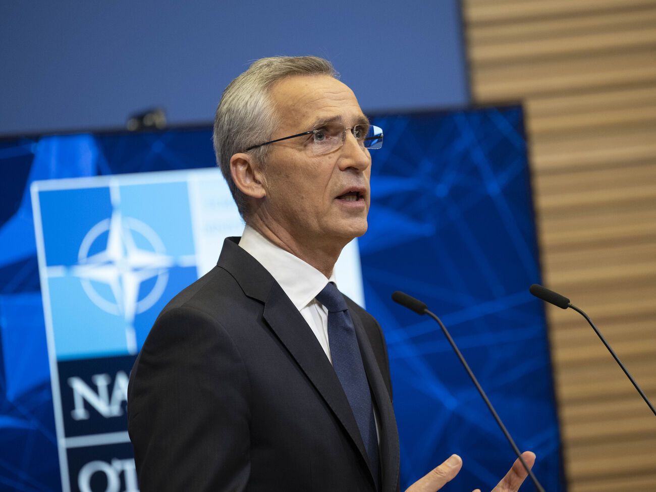 НАТО будет продолжать поддерживать Украину столько, сколько потребуется, отметил Столтенберг