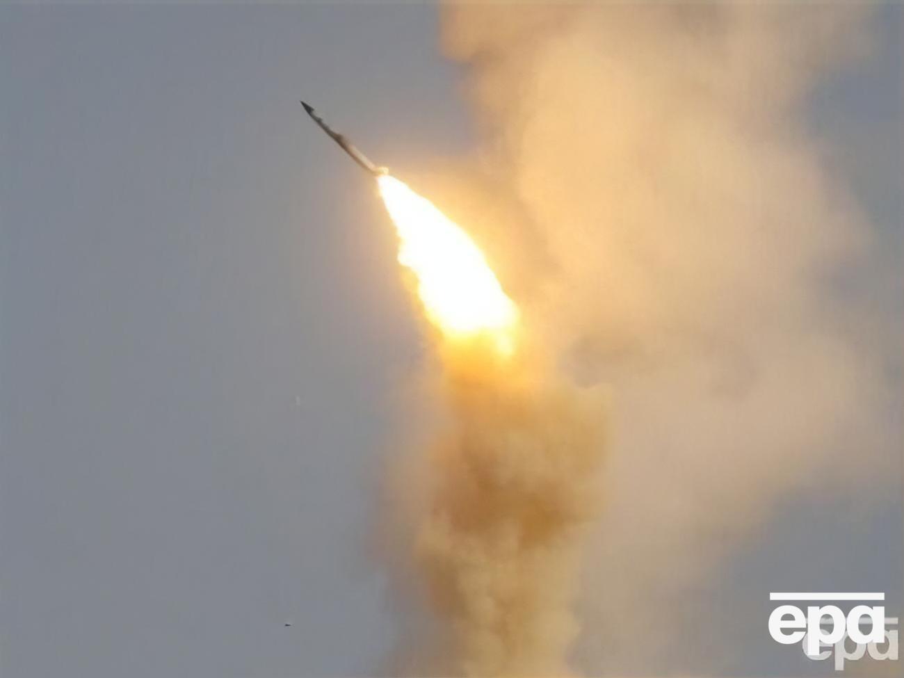 У Дніпрі пролунали вибухи, влада повідомила про приліт