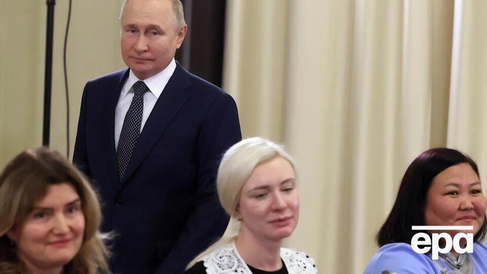 В ходе встречи Путин сравнил гибель россиян в Украине со смертями в РФ от алкоголя и в ДТП