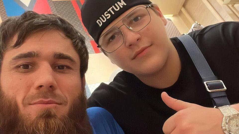 Фото с часами опубликовал боец ММА