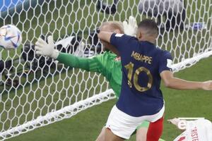 Мбаппе забил датчанам два мяча