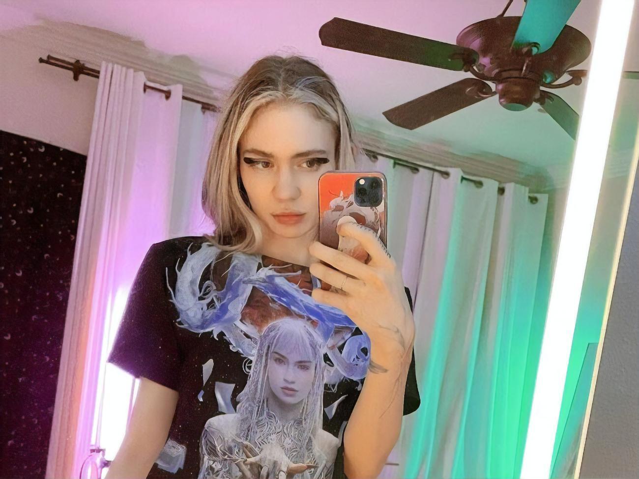 Граймс состояла в отношениях с Маском с 2018 года по конец сентября 2021-го