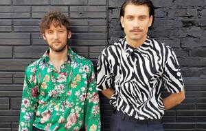 Гурт Kadnay 2012 року заснували Каднай (праворуч) і Коляденко (ліворуч)