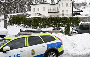 Поліція Швеції провела обшук на віллі російських емігрантів і затримала їх