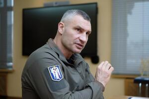 Виталий Кличко: Через сутки после прилета водоснабжение было восстановлено во всех районах. Утром 26 ноября фактически все дома Киева уже были с теплом