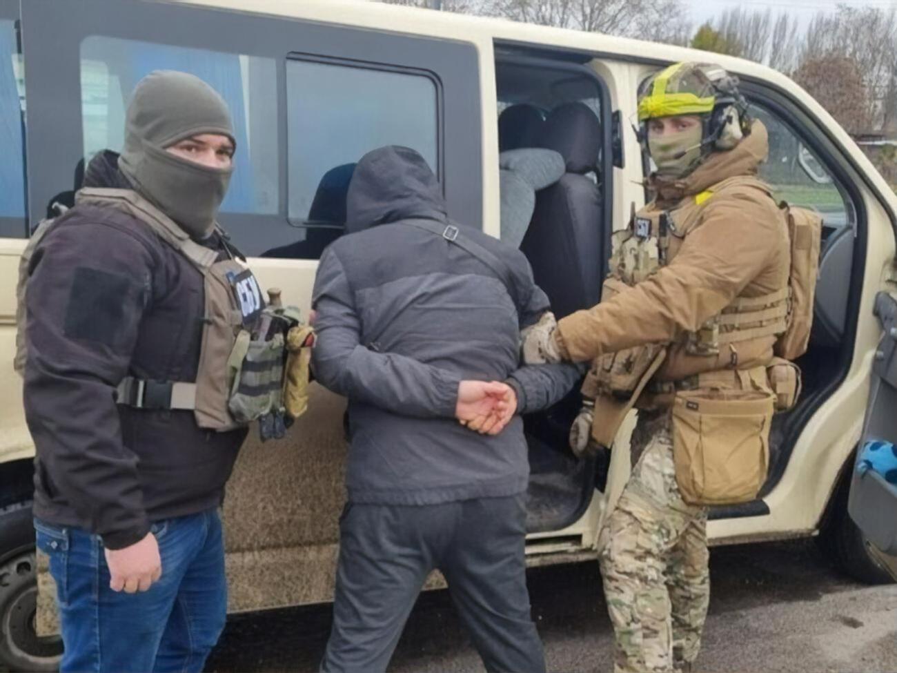 За даними СБУ, після звільнення Херсона підозрювані намагалися переховуватися, щоб уникнути правосуддя