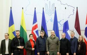 Премьер-министр Украины встретился с представителями семи стран